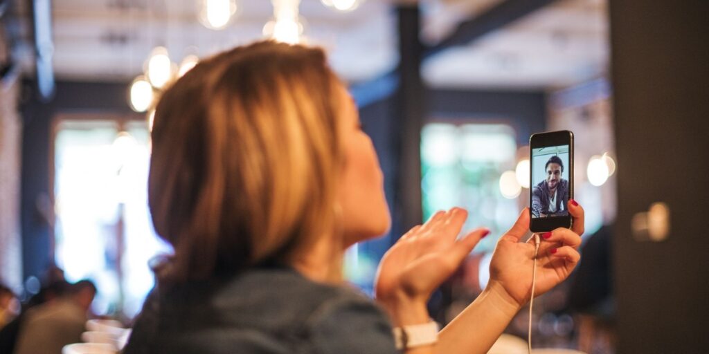 Long-Distance Couples